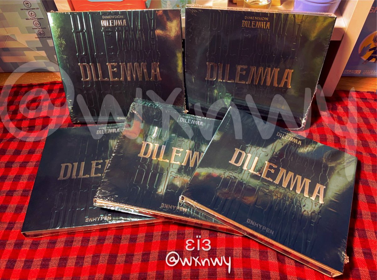 wxnwy's tweet photo. dimension: dilemma(essential ver.) พร้อมส่งแบบแกะของครบการ์ดจองวอน บั้มละ 550฿ ส่งฟรีflash คับมี 2 บั้มเลือกการ์ดเดี่ยวกับการ์ดรวมได้ #ตลาดนัดENHYEPN https://t.co/2MeEDvaVGV