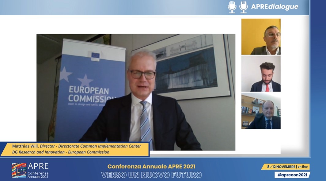 apre_it's tweet photo. 🇬🇧🗣️💬@willmatbe Director DG R&I @EUScienceInnov alla Conferenza APRE 2021 per #APREdialogue 🔽
"We have an interest to maintain an high quality level of the projects, so the #evalutation process is quite an important part of the whole process in #HorizonEU"
#aprecon2021 🇪🇺🇮🇹 https://t.co/L7dt4jJc7E