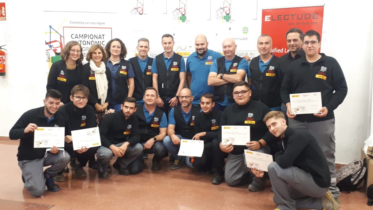 IESCotesBaixes's tweet photo. Hui celebrem la victòria🏆 del nostre alumne del Grau Superior d'Automoció, Emilio Breviá Serrano, a les “Skills Comunitat Valenciana” de l'especialitat Tecnologia de l'Automòbil🚗. 

ENHORABONA!

#PreparemPersones #ConstruimFutur https://t.co/UWZGbLkGxa