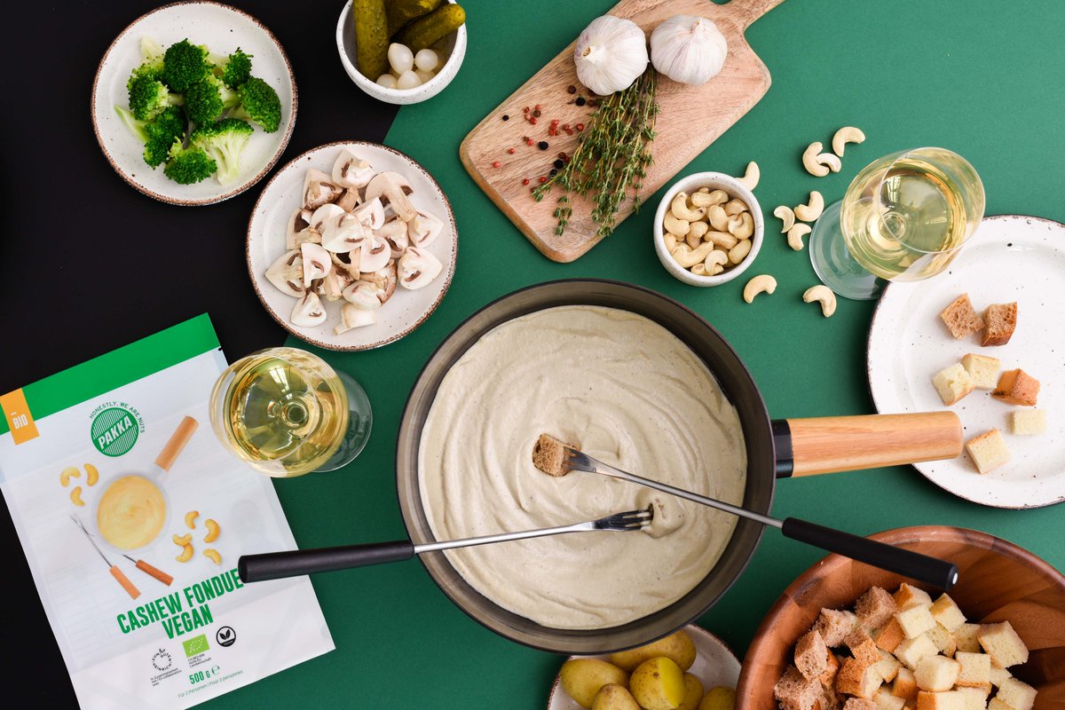 Bist du auch hässig über die laschen Beschlüsse bei #COP26? Willst du gelebte 1,5 Grad Politik?

Dann ist das 1. vegane Fonduestübli von <a href="/zgHeinrich/">Zum guten Heinrich</a> genau das richtige ;) Für Nachhaltigkeit zum Essen. Ohne Lebensmittelverschwendung. Mit viel Liäbi 💟

👉🏾 eventfrog.ch/de/p/gruppen/f…