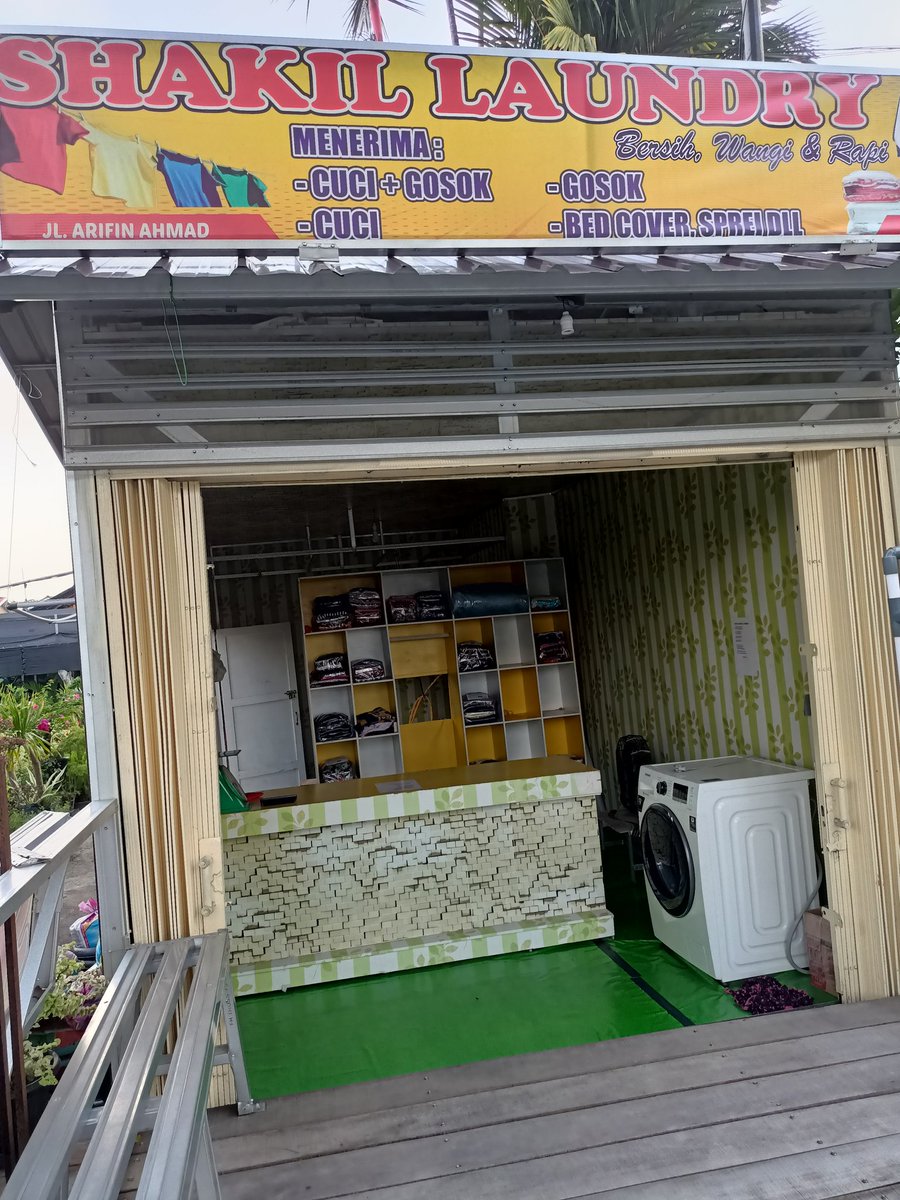 Bwan38's tweet photo. Loundry satuan dan kiloan jalan arifin ahmad samping mie Aceh bunda Dewi sblm sekolah Al Azhar. Shakil laundry. Siap antar jemput https://t.co/lvHe9JfZxC