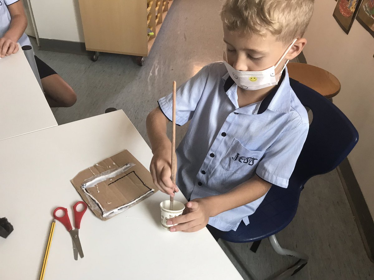 JESSPrimaryYR3's tweet image. What would the Ancient Egyptians have thought of our modern day communication? This week the children made secret messages out of hieroglyphs and turned them in to string printing tiles. We can’t wait to print with these next week so our friends can crack our codes!#Jesspriart