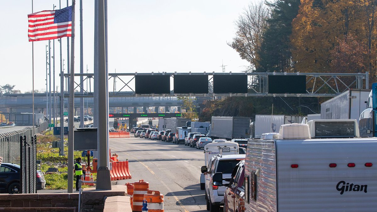 'Open up and let people live;' NY border town wants Canada to drop PCR testing requirement
cp24.com/news/we-miss-o…