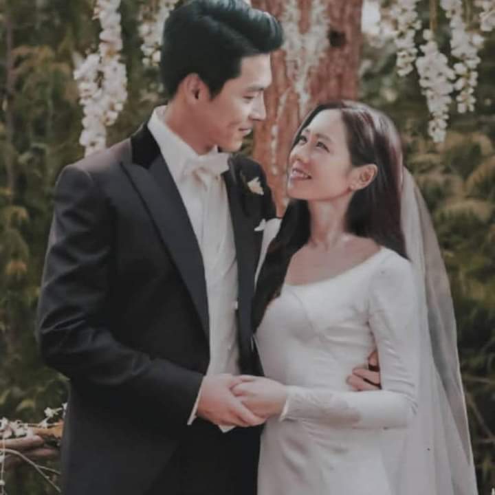 kdramacommunity's tweet photo. [BREAKING] OBS News Revealed Son Ye Jin and Hyun Bin in Crash Landing On You are getting married soon!😱😍❤️ https://t.co/7s9LFkTSX4
