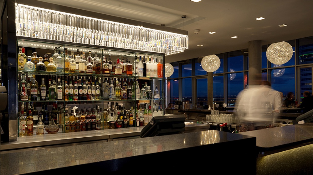thepahub's tweet photo. IT'S HERE!!! Christmas Social Event @doubletreeleeds in the @SkyLoungeLeeds - 18th November 2021 - [Campaign URL] #PAHUB #OneNotToMiss https://t.co/YoYkJCDZjs