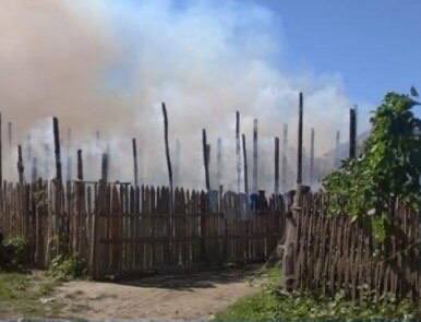 Clashes bet: PDFs &amp; SAC terrorists happened on Nov 8 noon in Moetarlay village, Katha Tsp. SAC’s artillery shells landed in the village &amp; one child got injured &amp; 4 houses were destroyed. #NoFlyZoneInMyanmar #Nov9Coup   #WhatsHappeningInMyanmar