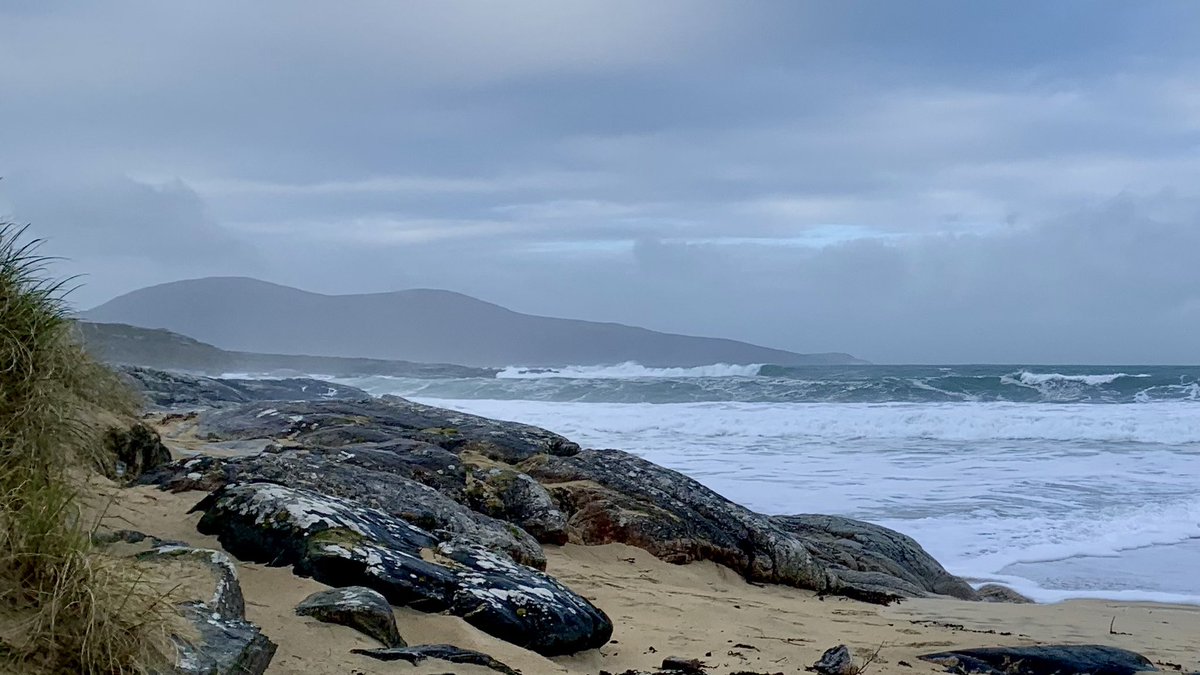 harrisdistiller's tweet image. Storms out in the Atlantic are producing some amazing waves on the west side of Harris this week 🌊 after a walk on the beach it’s time to be inside by the distillery fire 🔥