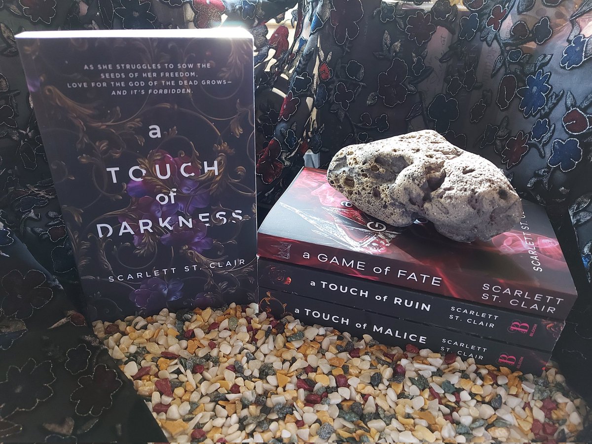 TBookcorner's tweet photo. my #bookreviw to #ATouchOfDarkness is up !
https://t.co/GnrZhfZVAn https://t.co/Cq1DUmS2S9