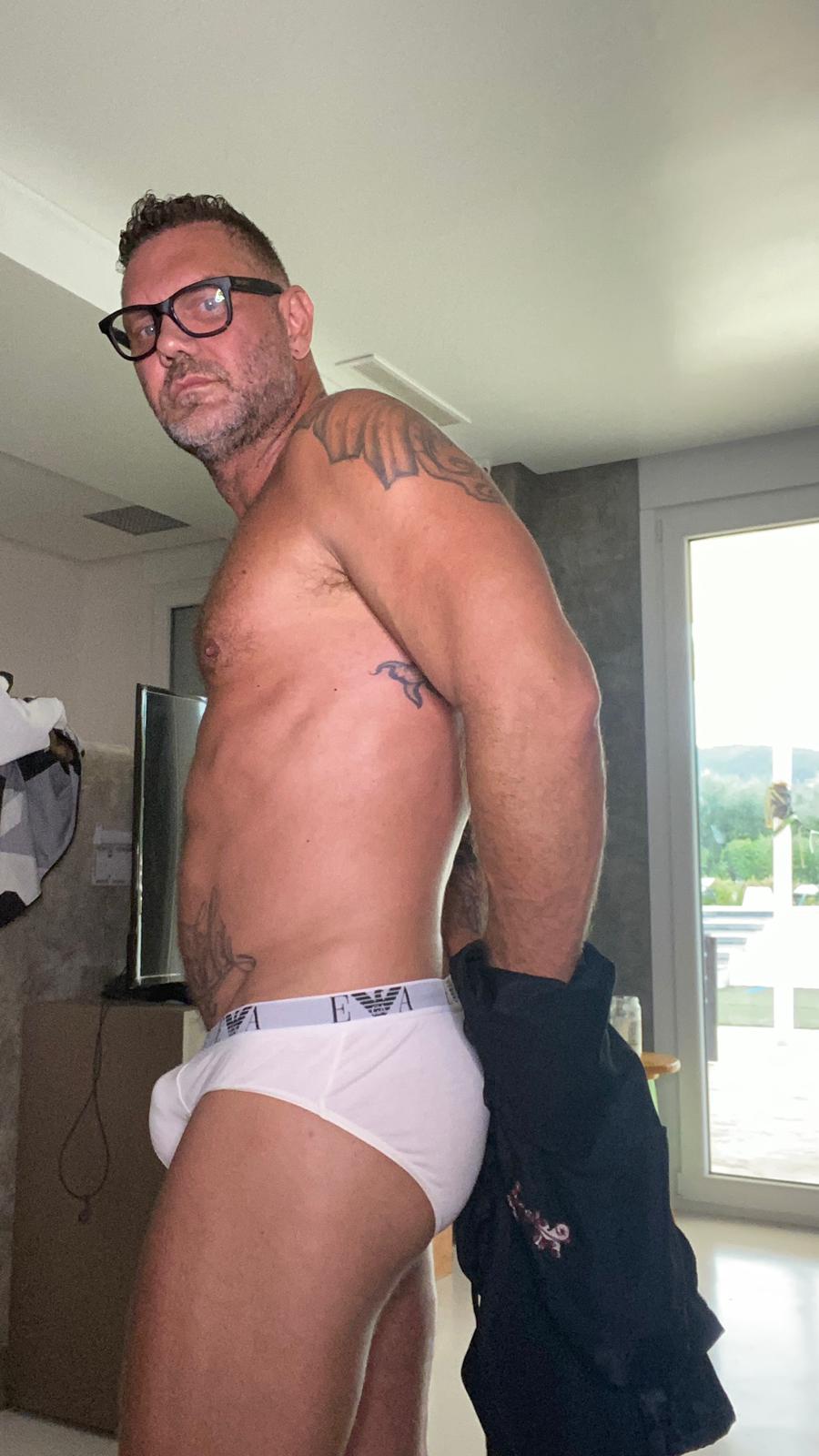 Do you like the way the glasses fit me?👓 Leave it in the comments, I read you👀 https://t.co/6RGvgUQohk