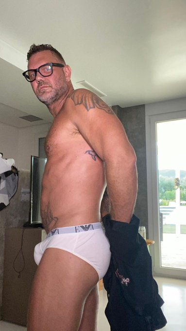 NACHO VIDAL OFFICIAL - Do you like the way the glasses fit me?👓 Leave it in the comments, I read you👀 https://t.co/6RGvgUQohk