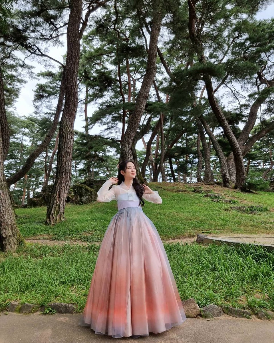 rkrkrkrkkrk's tweet photo. เอาใจมัมหมีไปเลยค้าบลูกก So cuteee♥
박은빈귀엽네요♥♥♥
#박은빈 #Eunbin #KingAffection #ParkEunbin #귀엽네요 https://t.co/bdB5WTBLs6