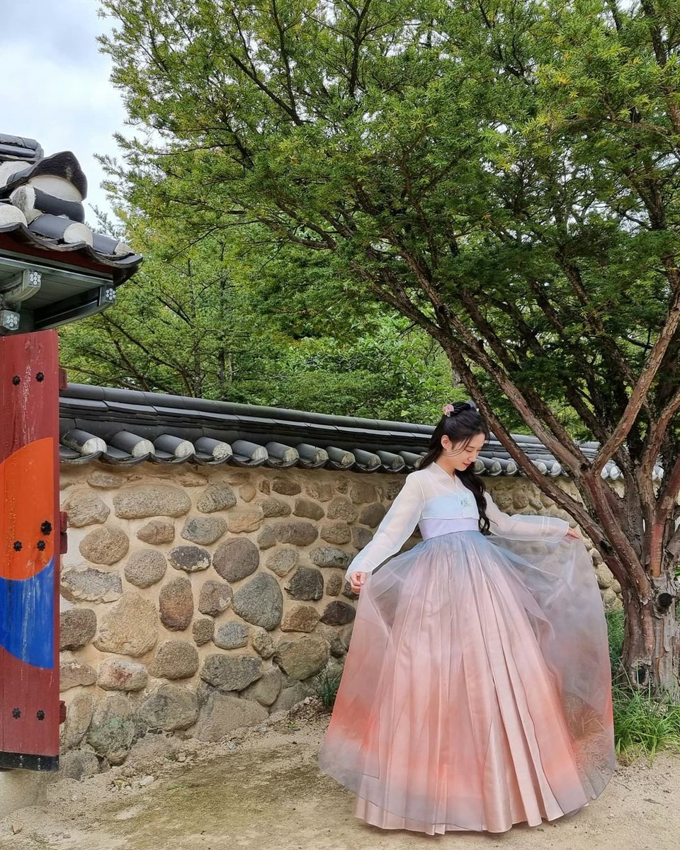 rkrkrkrkkrk's tweet photo. เอาใจมัมหมีไปเลยค้าบลูกก So cuteee♥
박은빈귀엽네요♥♥♥
#박은빈 #Eunbin #KingAffection #ParkEunbin #귀엽네요 https://t.co/bdB5WTBLs6