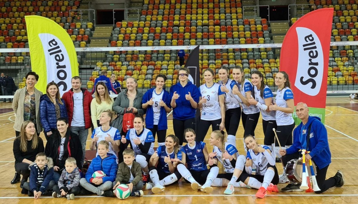 sorellapl's tweet photo. W sobotę nasza drużyna KS Sorella Częstochowianka wygrała u siebie 3:2 z Karpaty Krosno Glass. Zdobywamy kolejne cenne punkty. 
Najbliższy mecz rozgrywamy 13 Listopada z Libero VIP Aleksandrów Łódzki, a 20 Listopada gramy ponownie u siebie z KS BAS Kombinat Budowlany Białystok. https://t.co/EmJMAhppTx