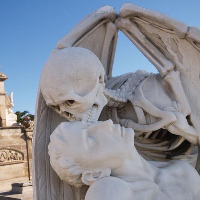 AngelsWhisperr's tweet photo. The Kiss of Death sculpture in the Poblenou cemetery in Barcelona. https://t.co/MEkaW7KV99