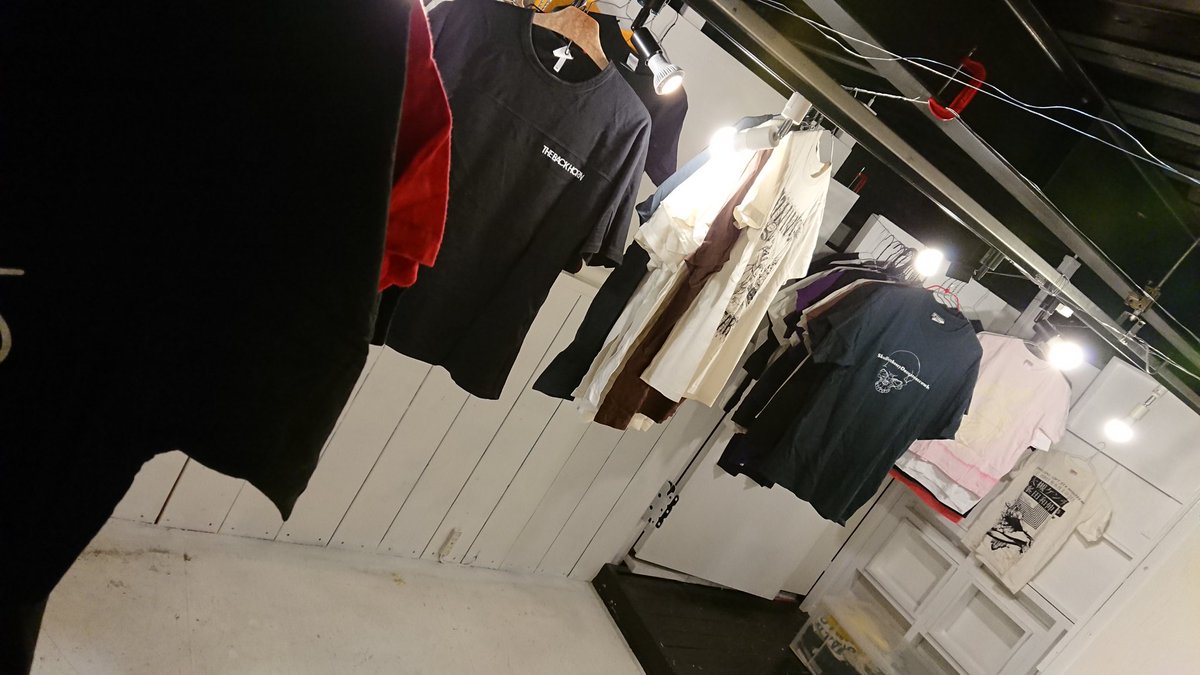 Hi_Rocky_Fish's tweet photo. @welcome_rpg_inc 2F
ギャラリースペースにて11/15(月)まで企画展示を開催中🏄🏄🏄

自分の持ってるバンドTシャツを全部持ってきました！

ファッションとしてバンドTシャツを買い続けた男の末路を
是非ご覧ください！

#所沢 #埼玉 #SAVEAREA #バンドT #gallery #展示 https://t.co/c9Wq9xrnAm