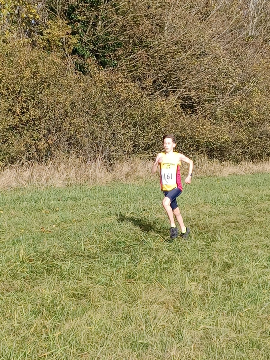 KingAlfredsPE's tweet photo. Congratulations to our Yr 10 student Connor who competed in the Oxfordshire Cross Country League event held at Bicester last weekend representing Abingdon Athletics Club. He came 1st in his U15 Boys event. The distance was 4.36km and he finished in 15 mins 17s 🏃🏃🏃 https://t.co/Dj8QNlxcOO
