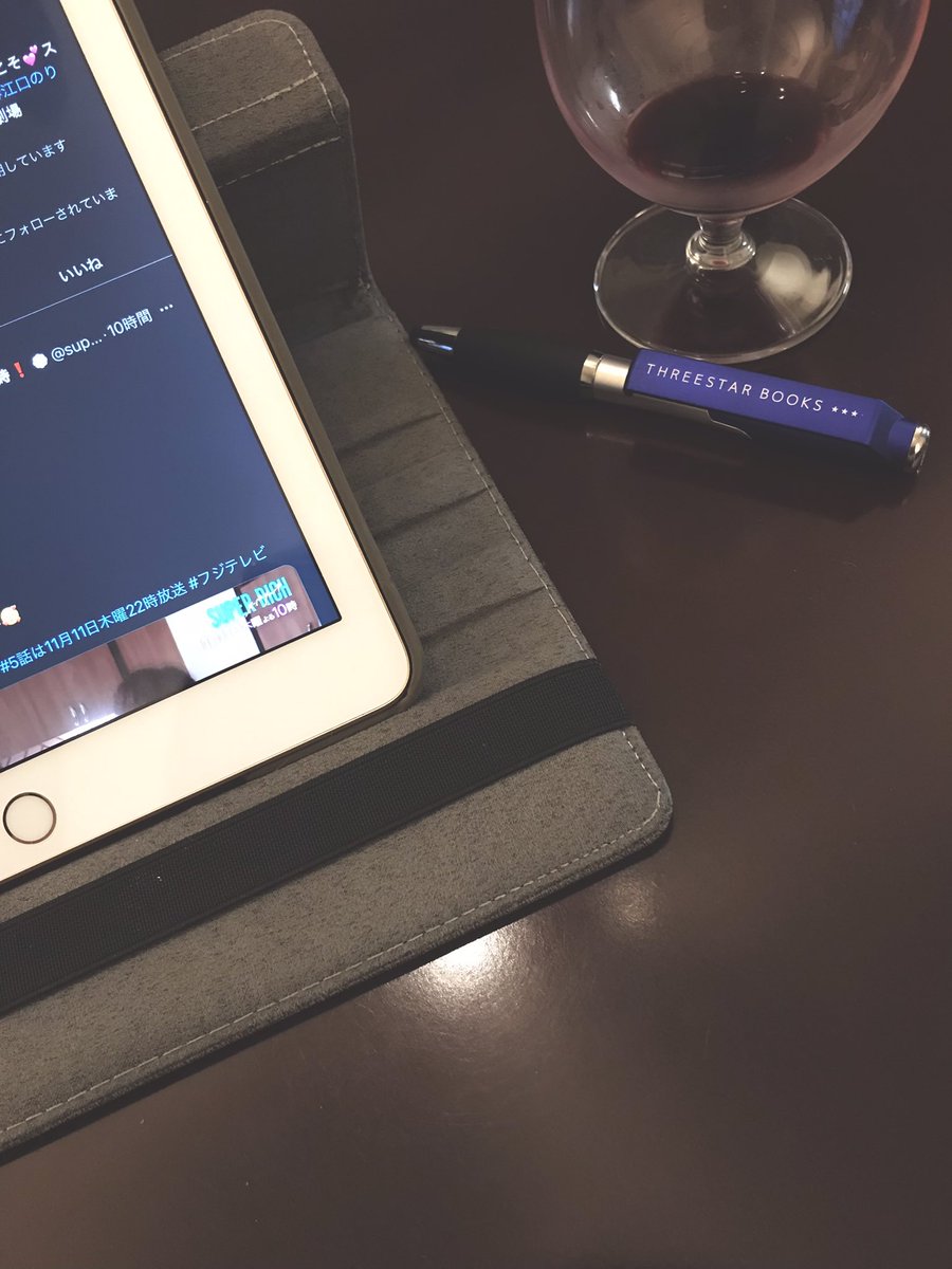AKOcolours's tweet photo. スリースターブックスの一員になりたくてボールペン購入したけど
多機能で使い勝手良すぎた。
#SUPERRICH 
#タッチペン
#ボールペン
#スマホスタンド
#THREESTARBOOKS https://t.co/jDWcraz81D