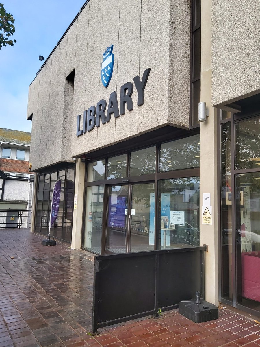 healthwatchws's tweet photo. We are at #WorthingLibrary this morning with a stand - please come and say hi if you see us 👋 We will be here until 1pm to offer you support and advice. #WestSussex #Worthing @WSCCLibraries https://t.co/6ZLeeFhfPJ