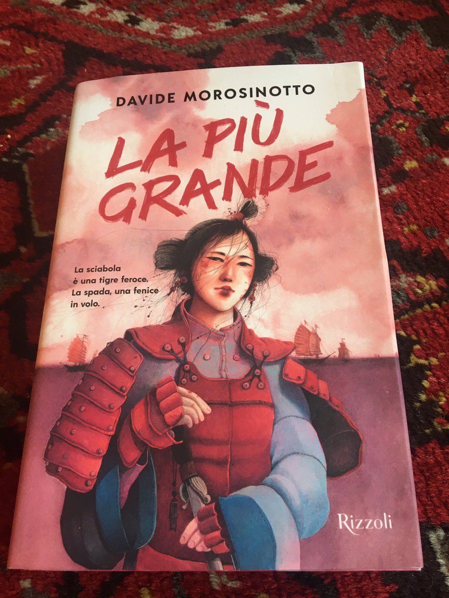 federicafan's tweet photo. Al mio esigentissimo #Figlio2 questo romanzo che parla di Cina e di pirati sta piacendo molto (un po’ anche a #Figlio1 di soppiatto) 
#LaPiùGrande #Morosinotto https://t.co/KcwvCG2Iru