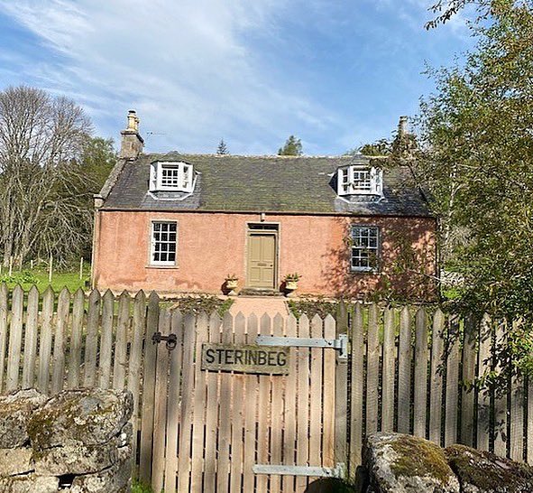 Balmoral Castle tweet media