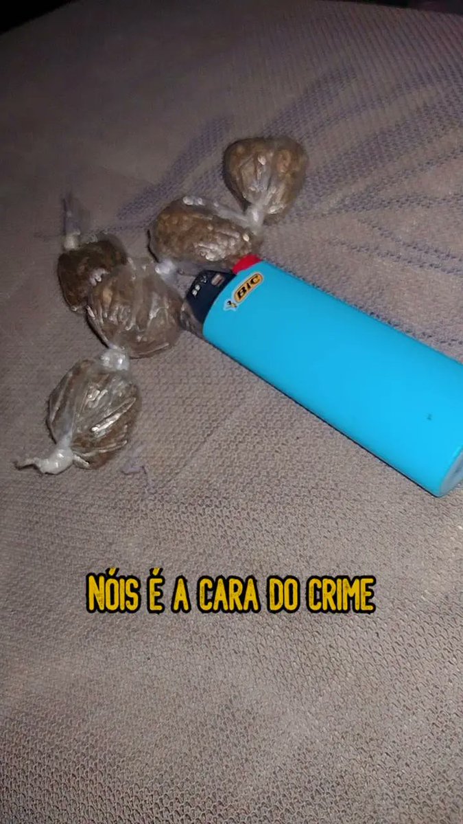 zuuiih's tweet photo. eae, vão deixar eu fumar sozinho memo é kk? 😅💚 https://t.co/Gsdl5zLmUw