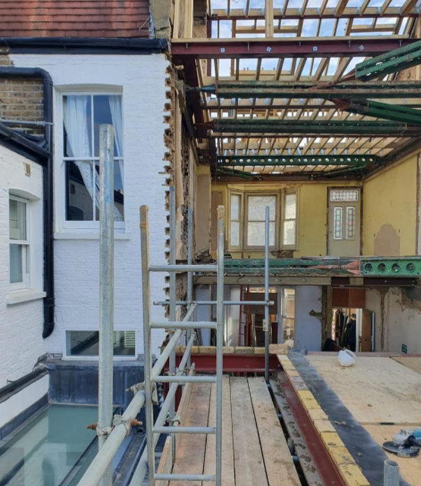 BlueEngineering's tweet photo. Repost @pascalhuserdesignandbuild on site in Fulham 📍

#StructuralEngineering #StructuralEngineer #BlueEngineering #SiteVisit #HomeImprovement #HomeRefurbishment #Structure #Building #Construction #Design #Engineering #CivilEngineering #Architecture #House #Drawing #Architecture https://t.co/AcrtfaqnSa