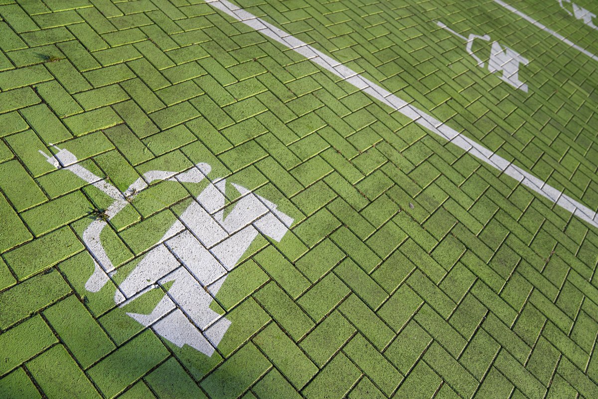 Locaties vinken duurzame eigenschappen aan, omdat boekers duurzame locaties boeken. 

Boekbare locaties doen aan duurzaamheid. 

Jouw locatie toch ook? ♻️ 

#duurzaamheid #meetingbranche #sustainable #omdatmorgenbeslissendis #greensustain #green #verduurzamen #climatechange #CO2u