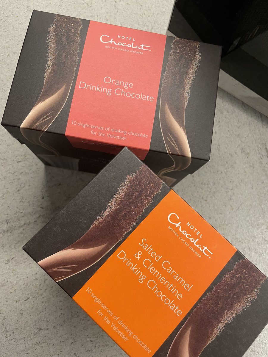 Robbiedunny86's tweet photo. Just need someone to snuggle next to with a hot chocolate. #hotelchocolat #hotchocolat #sofa #hugs #earlynight https://t.co/wmFwpQqids