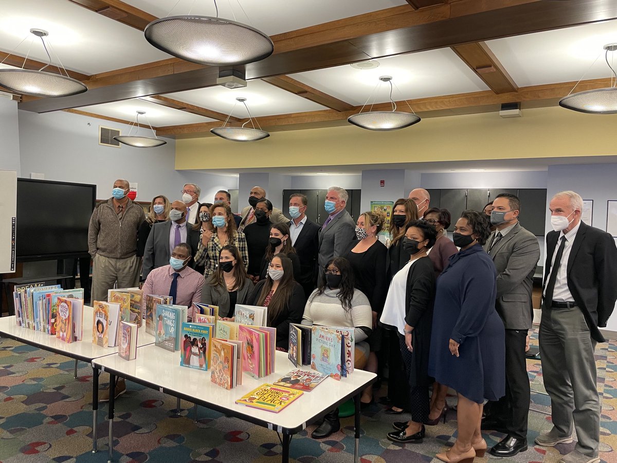 Thank you ⁦<a href="/GovNedLamont/">Governor Ned Lamont</a>⁩ for joining residents enrolled in the CT Teacher Recruitment Program, designed to increase the recruitment of teachers of color to better reflect the student population in our schools!