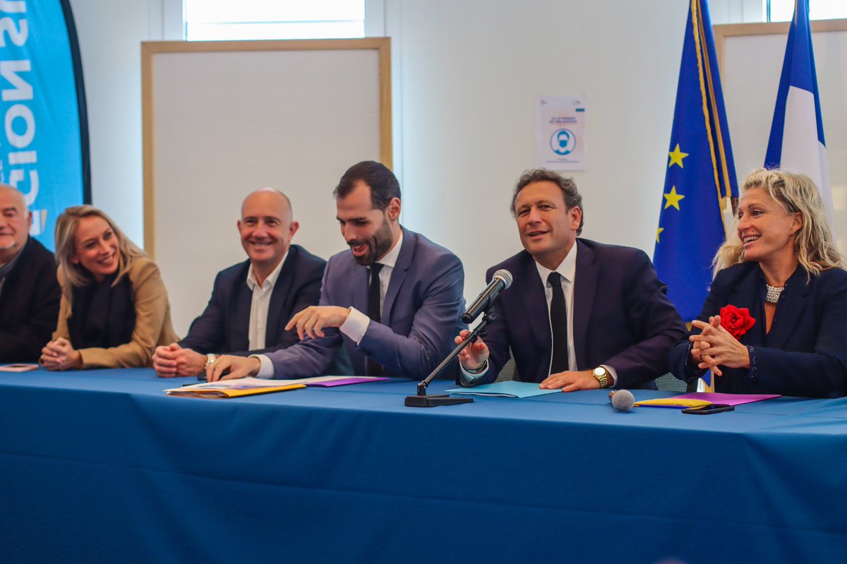 États régionaux de la relance à <a href="/villelalonde83/">villedelalondelesmaures</a> avec <a href="/GehantDavid/">David Gehant</a>, vice président de <a href="/MaRegionSud/">Région Sud</a> : un seul leitmotiv, venir en aide aux territoires et aux 153 communes varoises avec trois axes stratégiques définis par <a href="/RenaudMuselier/">Renaud Muselier</a>, simplifier, faciliter, accompagner. #var