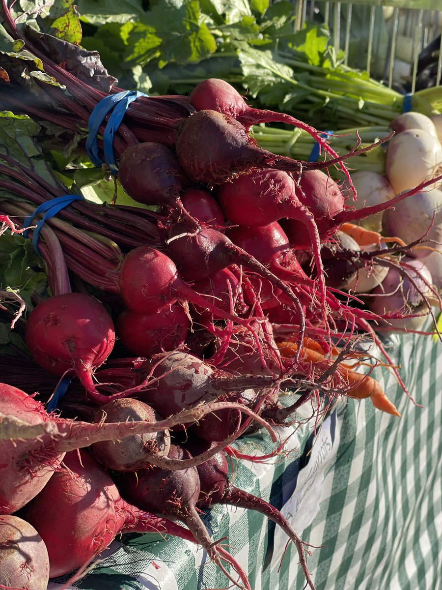 NUFarmersMarket's tweet photo. You can’t beet Fall at the #farmersmarkets. What’s your favorite Fall veggie?
@crockerpark and @shaker_square markets are open Saturday mornings!
#farmersmarket #OhioFarms #shoplocal #OhioGrown #FallinCLE https://t.co/UJSx5LEoVh