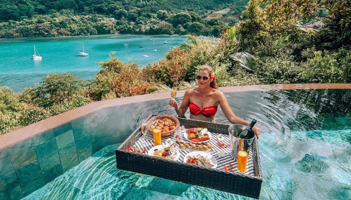 constancehotels's tweet photo. #ConstanceLemuria: 'The perfect hotel to relax &amp; enjoy the beautiful beaches'

#ConstanceEphelia: 'Adventurous with lots of activities such as zip-lining, kayaking and rock climbing'

🇸🇨 Discover more about @Izkiz &amp; @iamtravelr #TrueIndianOcean holiday

➡️ https://t.co/p4x7jk4vGe https://t.co/PWpxYZ3aiv