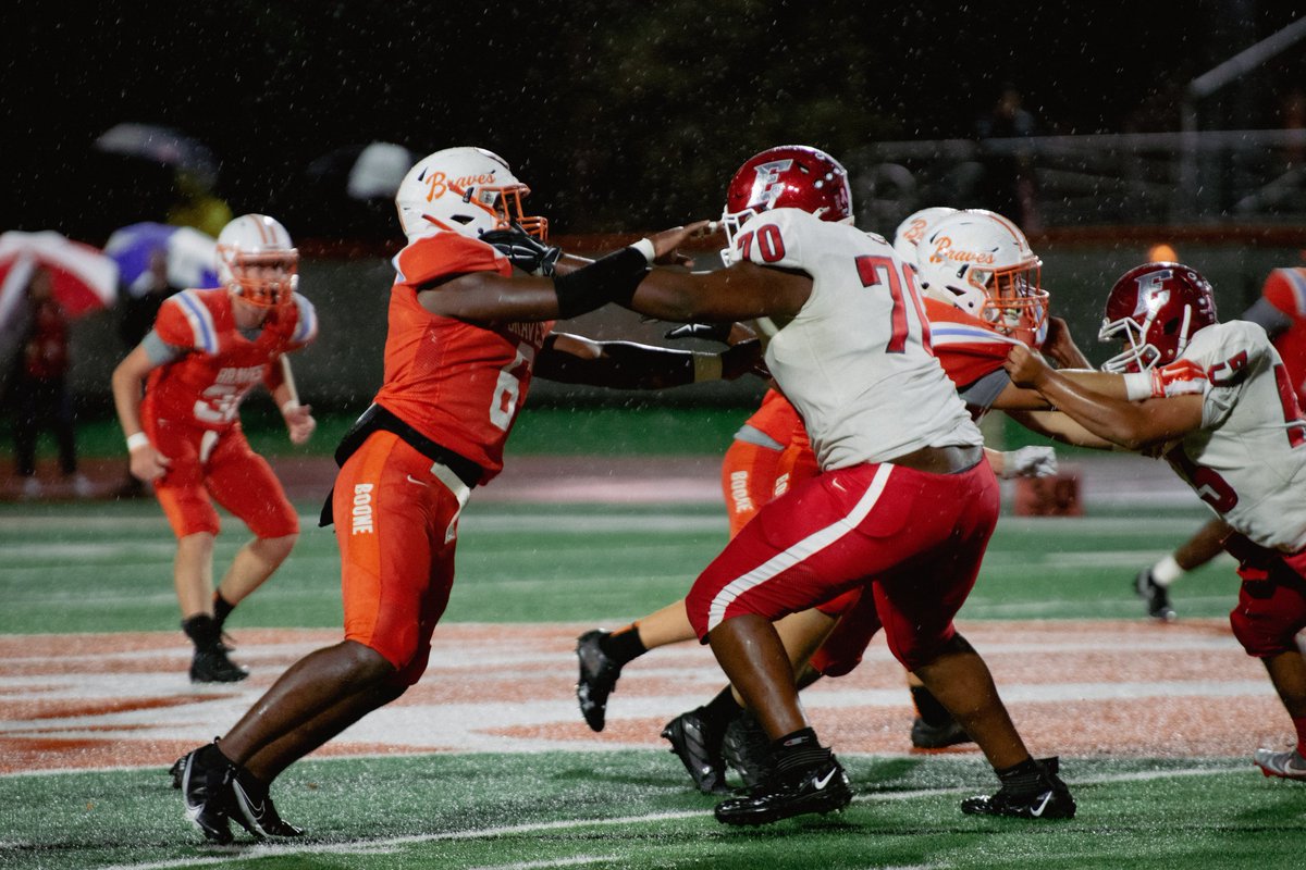 BigCountyPreps1's tweet photo. In a thriller, Edgewater defeats Boone 35-28 and we were there for all the action.
Photos available at the link in bio or at https://t.co/UnvextcY35
#BooneBraves #BooneHighSchool #EdgewaterHighSchool #fnl
#FNL #FridayNightLights #hsfb #hsfootball #highschoolsports #football https://t.co/maqiC1a7is