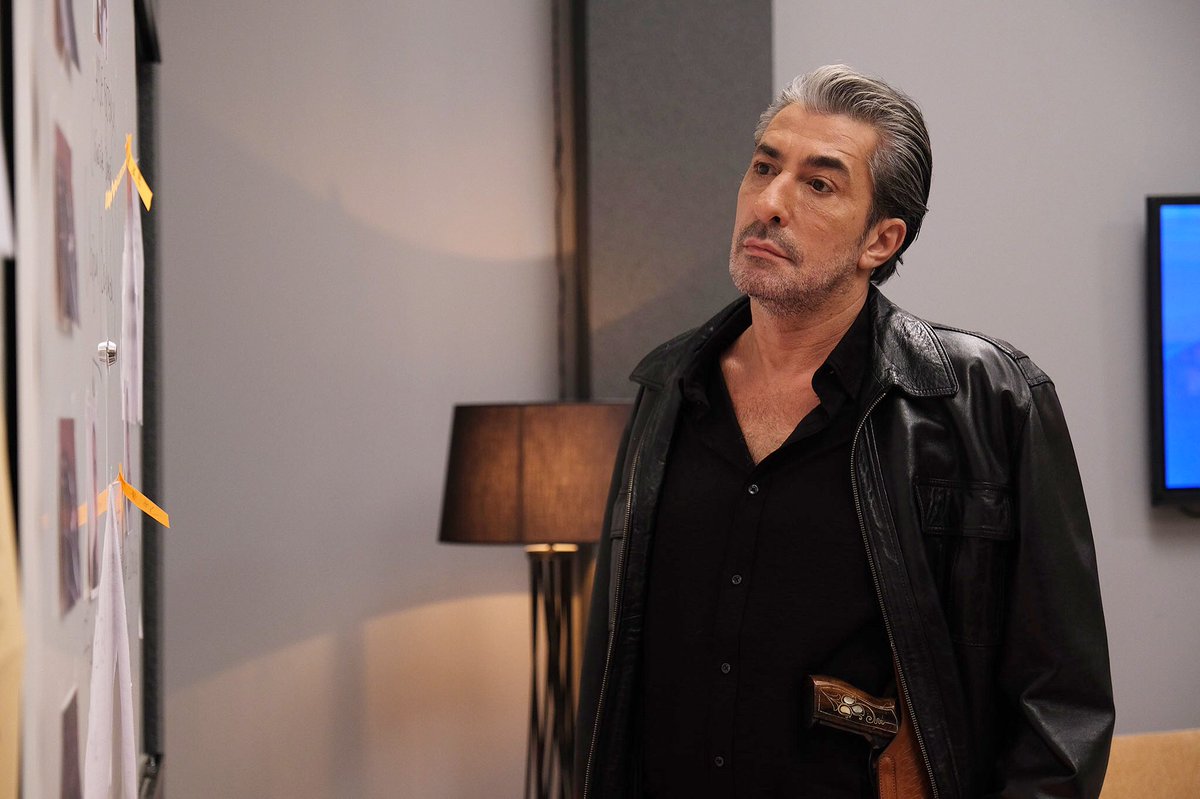 PetekkayaKral's tweet photo. Mühteşem oyunçu  #ErkanPetekkaya #NehirErdoğan #SanaSöz https://t.co/mW4UpqY0UV