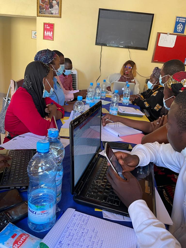 loyocameroon's tweet photo. Last week our field office in Maroau kickstarted consultations with other #CSO in the Far North Region of Cameroon as part of in-country engagements for Lake Chad Basin Chapter of the CSO Network for Inclusive Rehabilitation #SPRR @UNDPAfrica @IlwadElman @lcbc_cblt @CamerounOim https://t.co/3e02gMmAW2