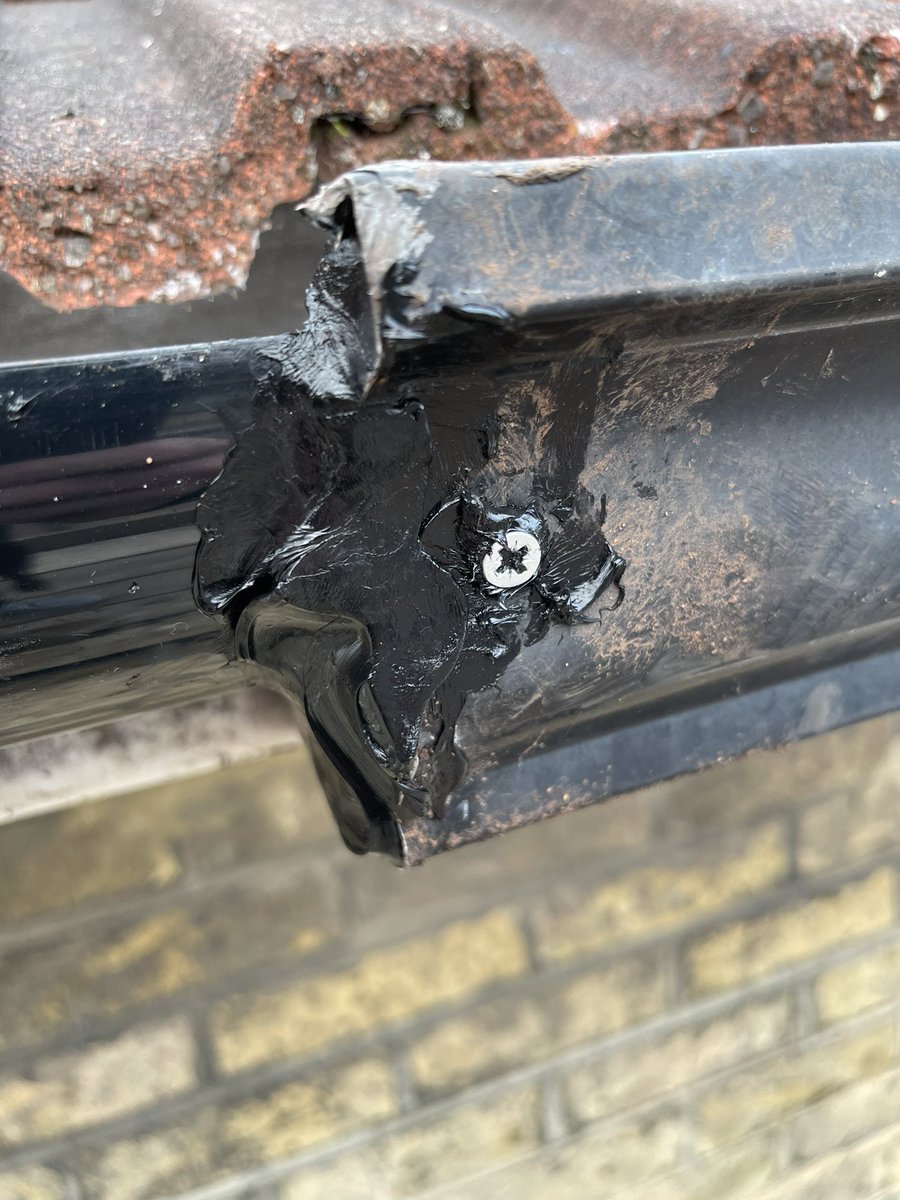 marias_cake's tweet photo. Lovely install by @lbbdcouncil contractors … @DarrenRodwell 
Money well spent there, wonder how long that will last before you need to erect another scaffolding and apply another fix 🙄 https://t.co/oCiR5UeK3d