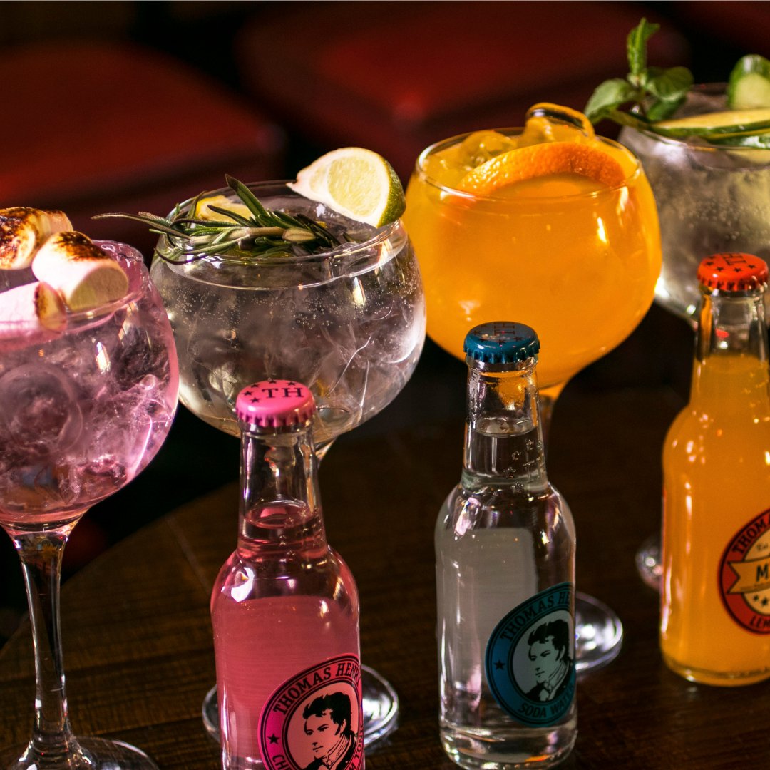 Who's in the mood for a cheeky cocktail tonight? 🍹🍸 Tag your partner in cocktail-crime below 🦹‍♂️ 

#cheeky #cocktail #partner #partnerincrime #Dublin #Ireland #Camdenst #tarastreet #templebar #bar #bars #camdenexchange #cocktails #cocktailporn #cocktailgoals