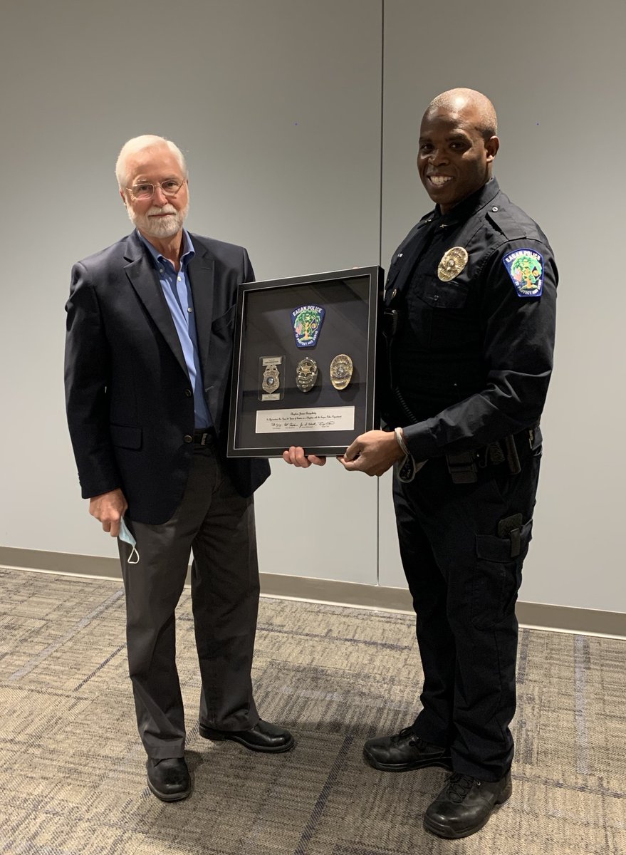 EaganPolice's tweet photo. After serving as a Police Chaplain for 25 years, Jim Borgschatz has officially retired.  Chaplain Borgschatz began serving in this role when Police Chief Pat Geagan began the program in 1996.  The Eagan Police Department cannot thank you enough for your volunteer service. https://t.co/Wf2jADIGp2