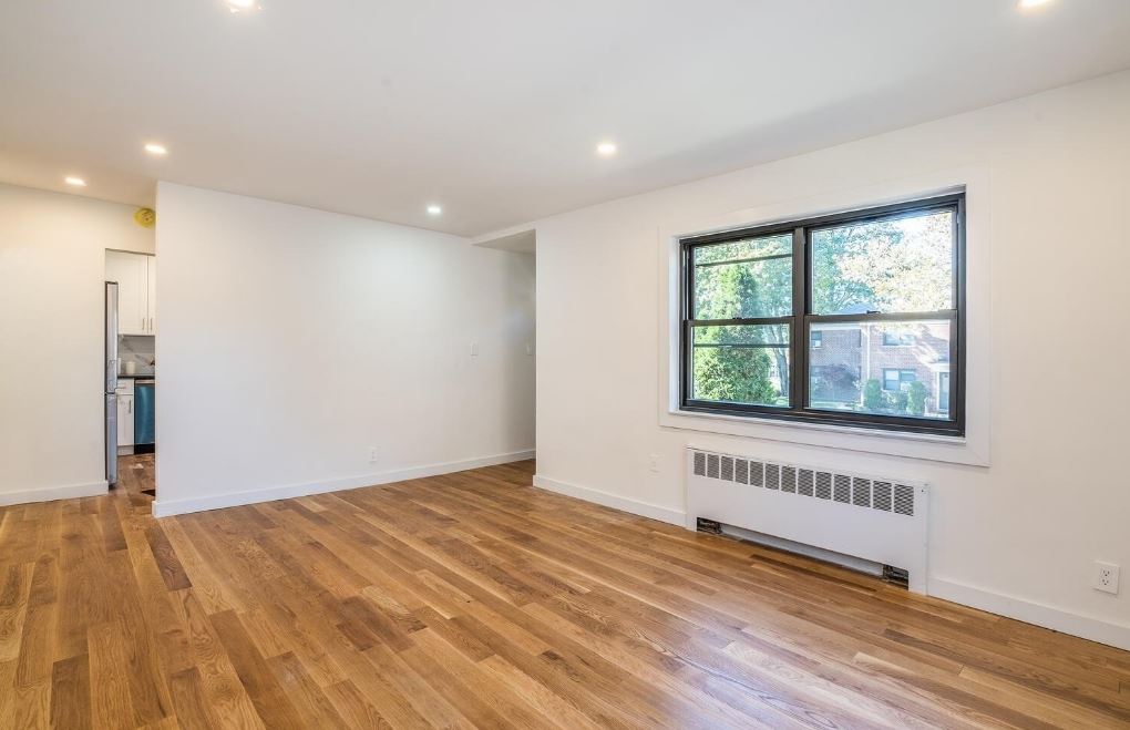 Century_Homes's tweet photo. Let's take a glance into this beautiful co-op in the lush, vibrant community of Windsor Oaks! ✨
Check out the pictures for the incredible views inside and out! 

📍 219-52 74th Avenue, Bayside NY https://t.co/Ou4pkQT1qR