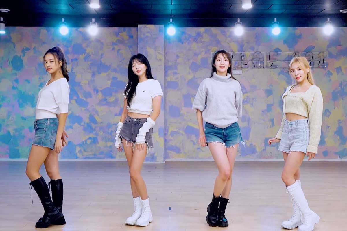 laboumpicss's tweet photo. 𝑙𝑎𝑏𝑜𝑢𝑚 - 𝑘𝑖𝑠𝑠 𝑘𝑖𝑠𝑠 #LABOUM #LABOUM_BLOSSOM #LABOUM_KISSKISS https://t.co/fk527PkXHw