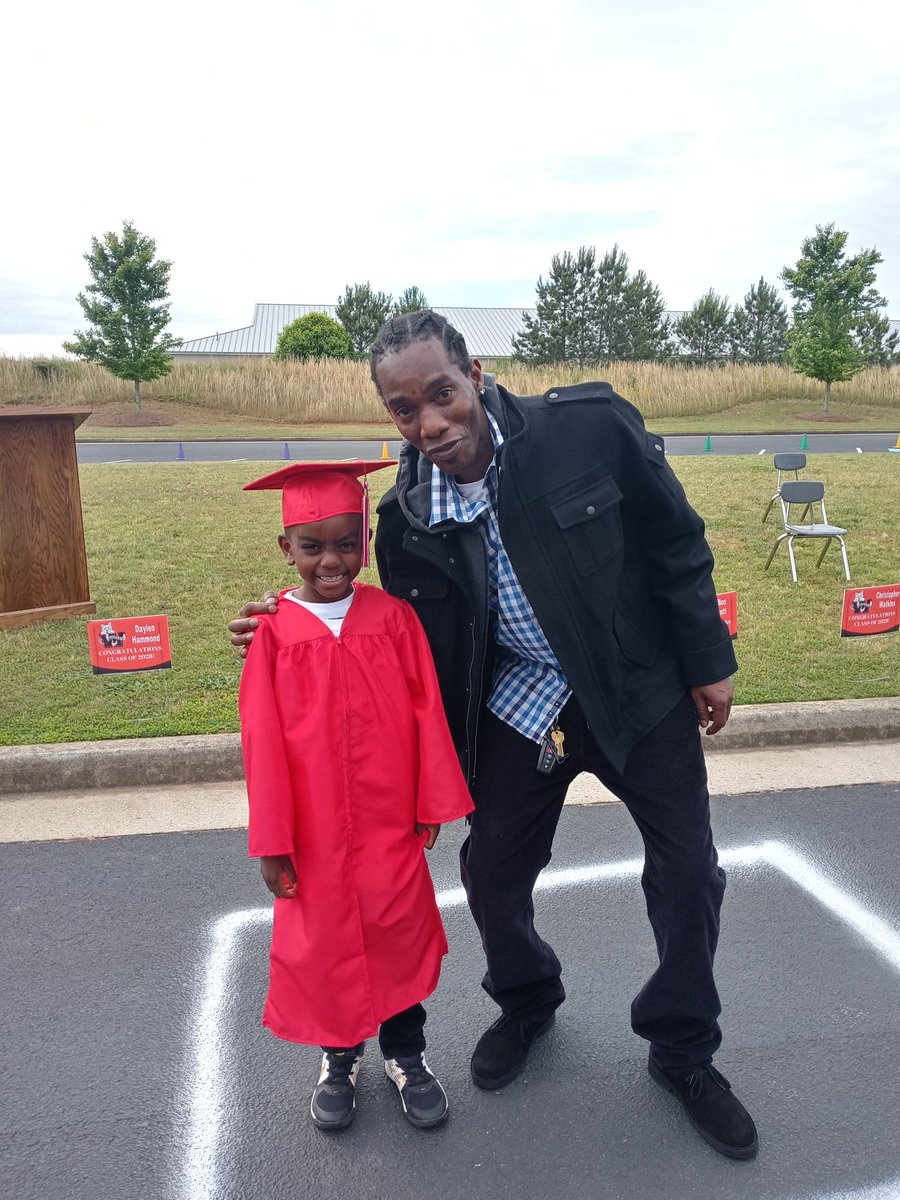 SScrather's tweet image. 