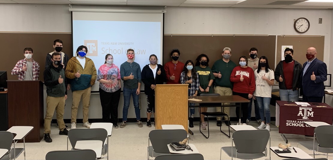 ATUPreLaw's tweet photo. Thanks so much to Jeff Green for giving students insight into the law school admission process at our meeting last night! (Green, Associate Director of Admissions at Texas A&amp;M Law School, pictured first on the right). https://t.co/bbLih0PVRd