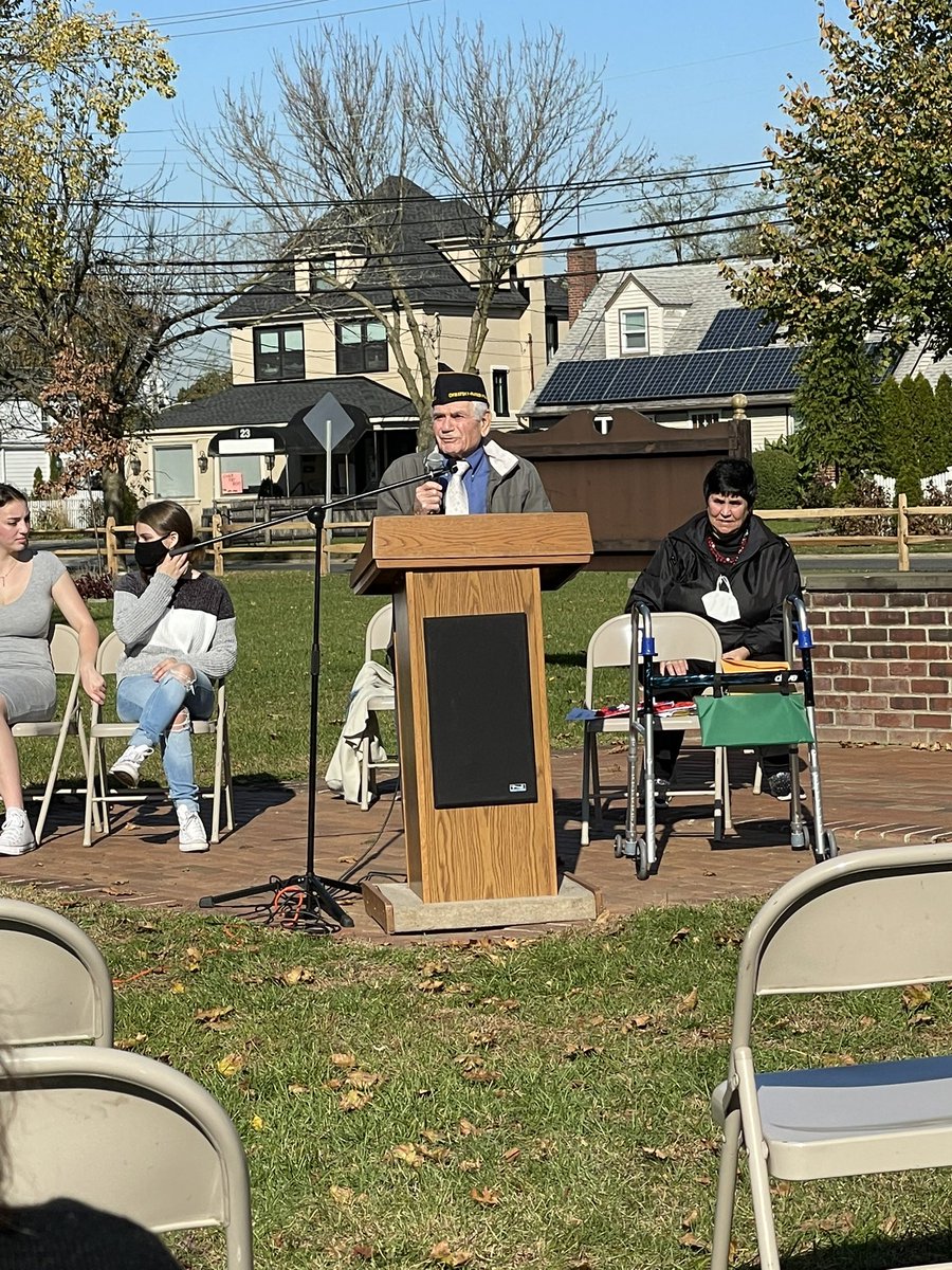 MitchBickman's tweet photo. Thank you to Mr. Emil Kesselman WWII and Korean War Veteran (who worked alongside President Truman) for your service. Kudos to @OHS_Castleton and our #School6 representatives for organizing today’s beautiful ceremony. @OSchoolsPR https://t.co/9OrmPM41Ds