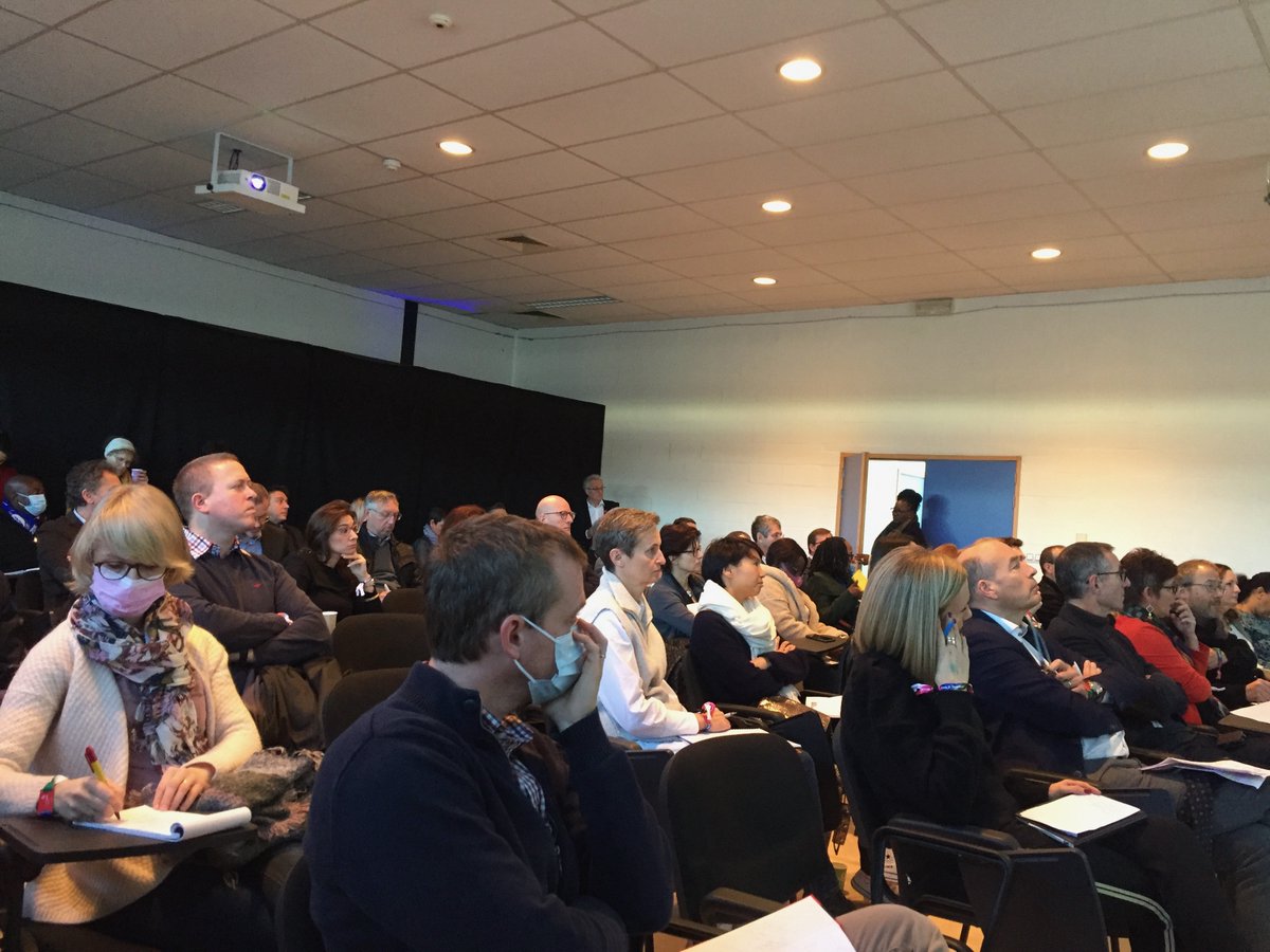 FondEns's tweet photo. Table ronde d'acteurs de l'orientation ce 09.11 : "s'orienter positivement dès l'école, en articulant les actions autour du projet personnel de l'élève. Apprendre à se connaître au fil d'expériences, découvrir tôt les parcours et les métiers (STEM), pour se mettre en projet!" https://t.co/UyXTDHp3aG