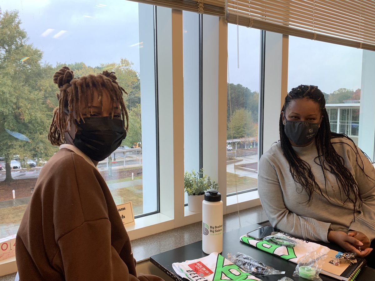 BBBSatl's tweet photo. What an amazing launch of our second Beyond School Walls partnership! As part of our Site Based mentoring program, we've partnered with @UPS and the AVID program at Therrell High School in Atlanta. 

Hooray for 12 new Big/Little mentoring matches!
 https://t.co/d50IKjA78T https://t.co/cJt4rEnUUk