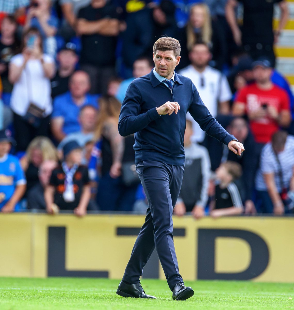 joemctaggart67's tweet photo. We are delighted to announce Steven Gerrard as our new Head Coach. #AVFC #WelcomeSteven https://t.co/WSebUvUxZ3