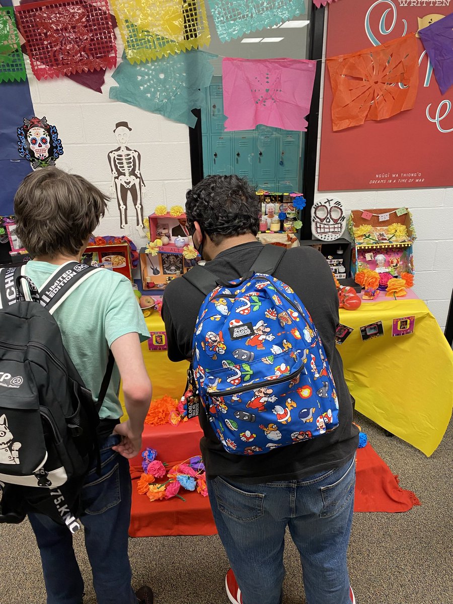 FelishaPuentes's tweet photo. Last week we learned about the celebration of Dia De Los Muertos and Diwali! S/O to @ClarkTxLib  for their beautifully created ofrenda! Our students loved all the details 🪔 🌸💀@ClarkOlympics @NISDClark @ClarkSpec https://t.co/R2Y7tCbb4y