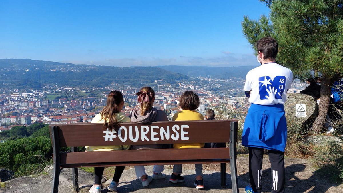 maristasourense's tweet photo. ¡Volvemos a encontrarnos! Todas las etapas de MarCha Ourense compartimos la celebración del magosto con un día de juegos y convivencia en que también subimos a Montealegre #SomosMaristas #SomosMarCha @MarChaCompostl https://t.co/Pr17S3AvIV