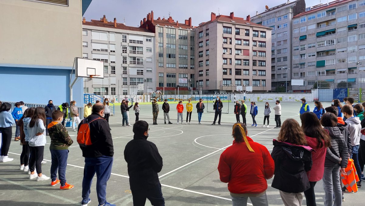 maristasourense's tweet photo. ¡Volvemos a encontrarnos! Todas las etapas de MarCha Ourense compartimos la celebración del magosto con un día de juegos y convivencia en que también subimos a Montealegre #SomosMaristas #SomosMarCha @MarChaCompostl https://t.co/Pr17S3AvIV