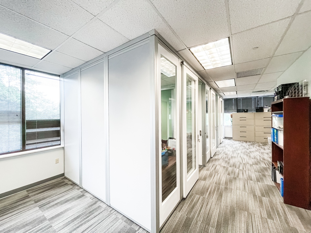 dividebydesign's tweet photo. Customizable solid panels? Or sleek glass? Which one fits your style best? https://t.co/lMFoVwEzFA